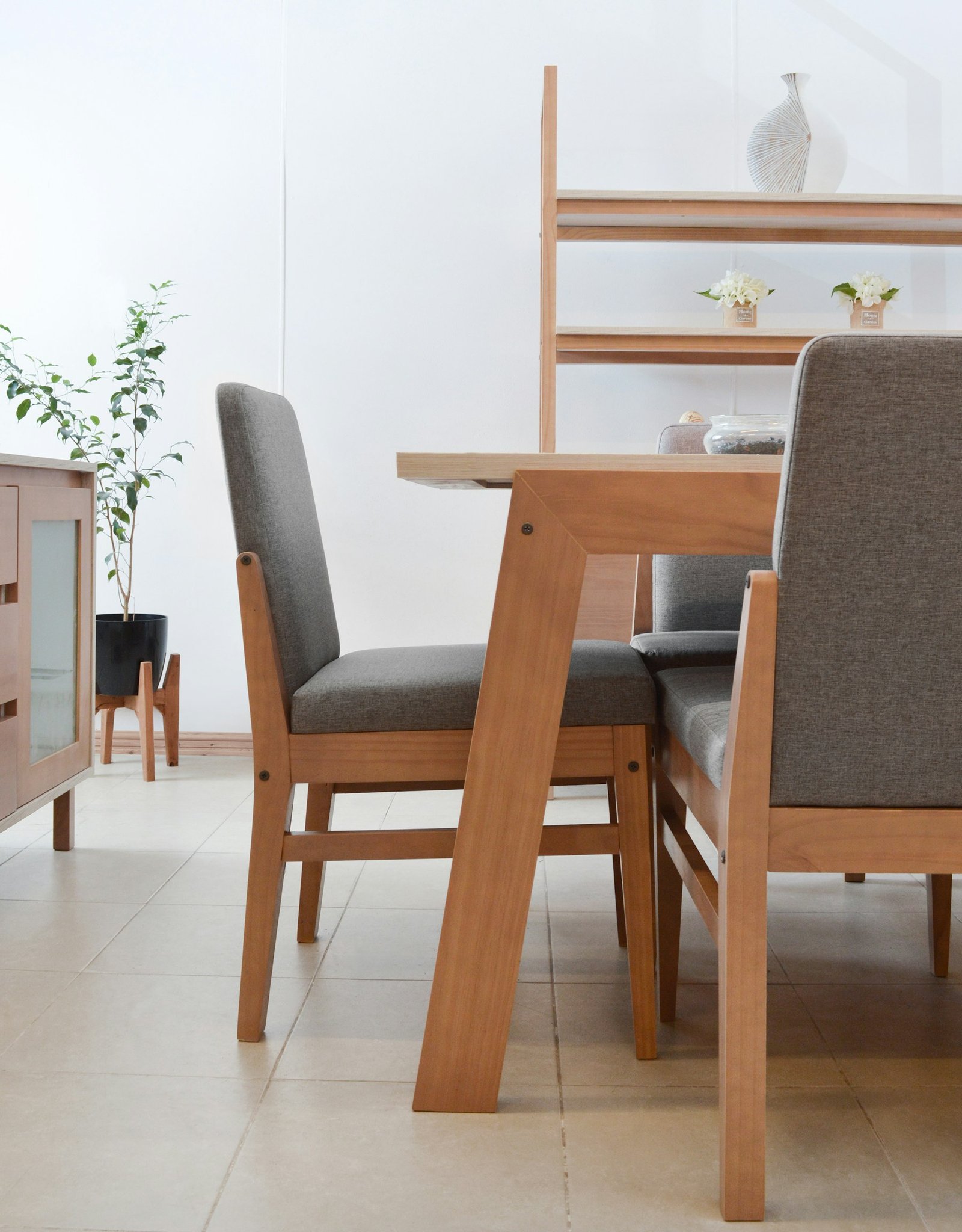 Tables furniture collection